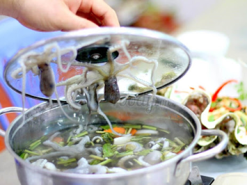 Nhà hàng hải sản tươi, menu ngon nhứt nách