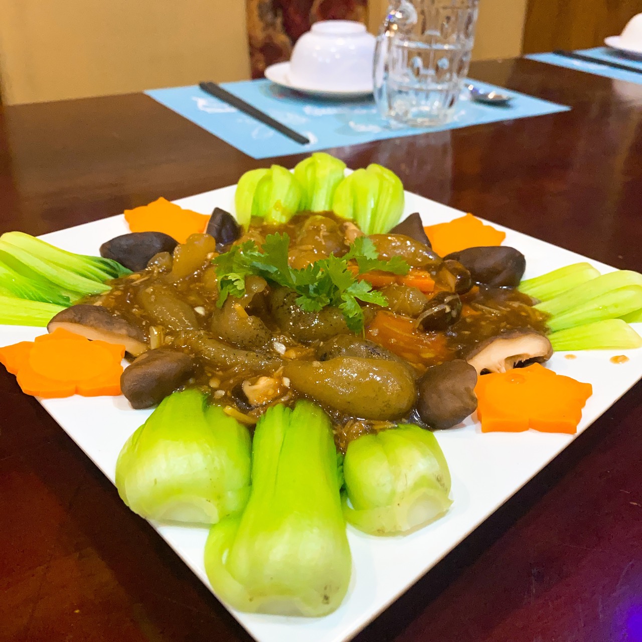 Đặt tiệc tất niên ở đâu tại TPHCM