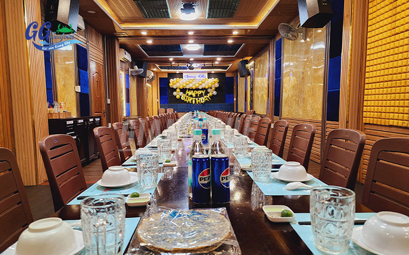 tổ chức tiệc tất niên giá rẻ