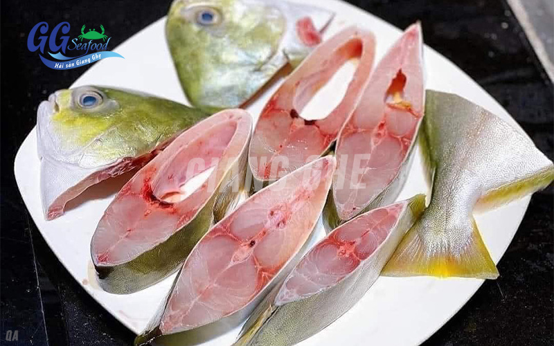 cá chim sống cắt lát
