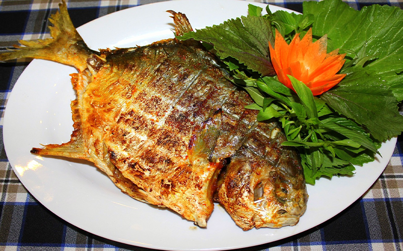 Cá chim nướng muối ớt