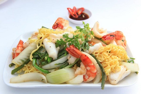 mì xào hải sản
